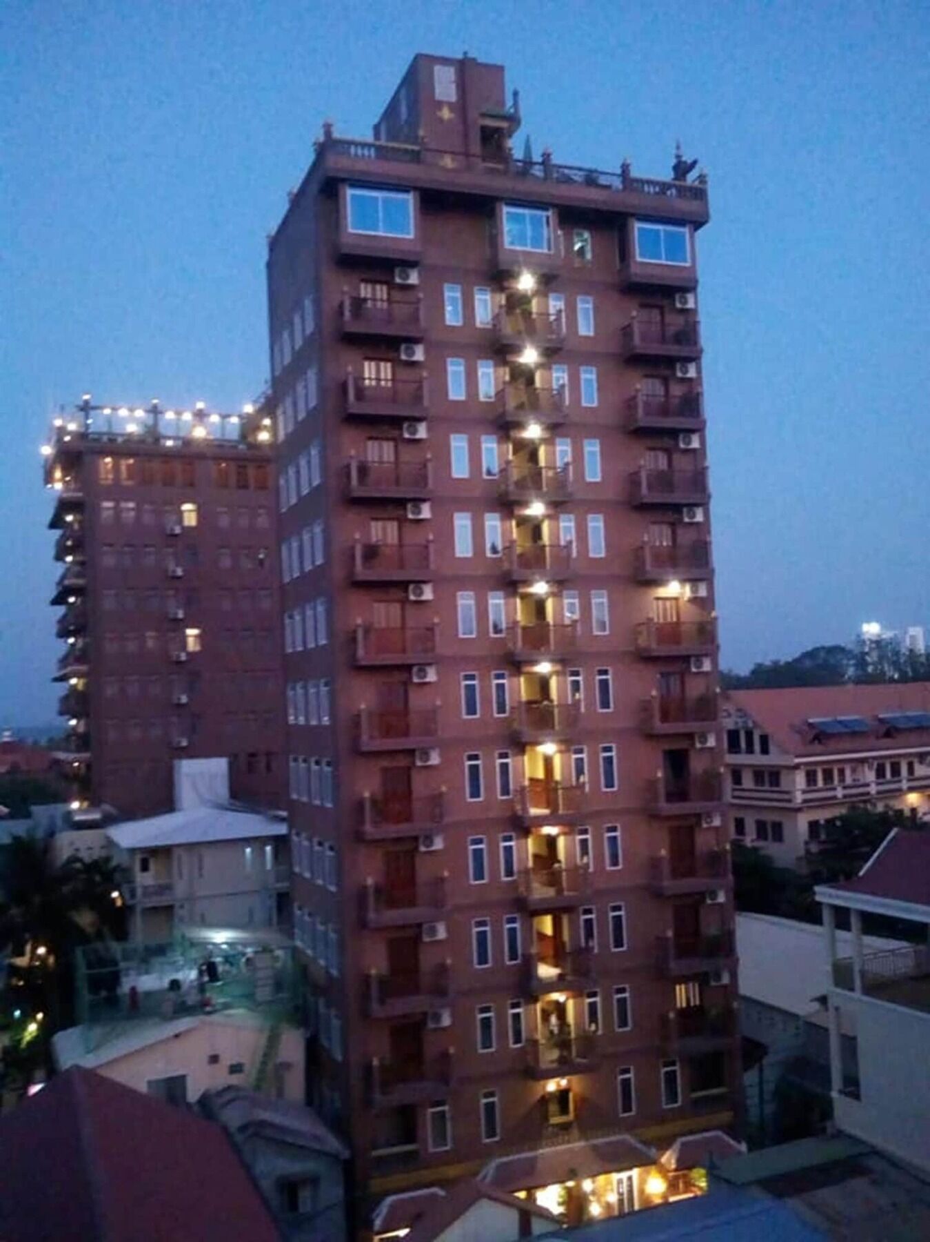 Okay Palace Hotel Phnom Penh Exterior photo